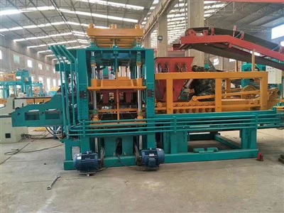 เครื่องปูกระเบื้องถนนซีเมนต์