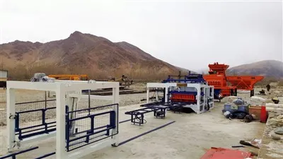 เครื่องผลิตอิฐหินข้างถนน